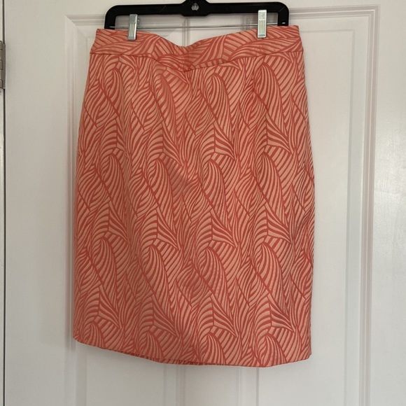 Calvin Klein Women’s Skirt Size 14 Peach Embossed Patte Back Zip Back Split NWOT - Picture 1 of 8